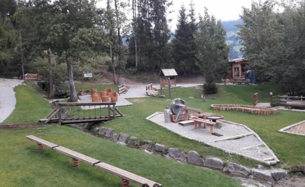 Waldspielplatz Fügen